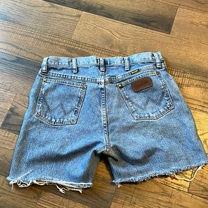 Wrangler distressed shorts